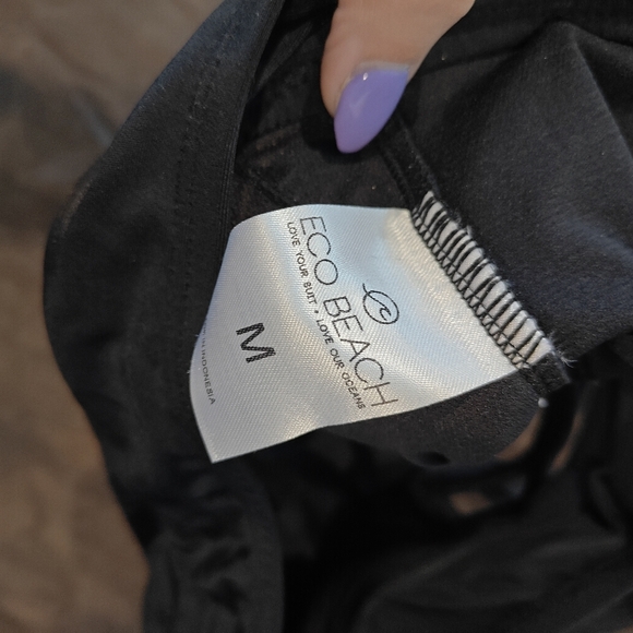 🤍❗ NWT EcoBeach Black Bikini Top Size Medium - Picture 4 of 4